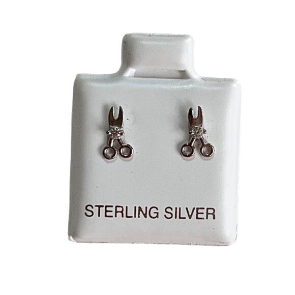 925 Sterling Silver Small Scissors Shape Stud Earrings - Picture 1 of 1